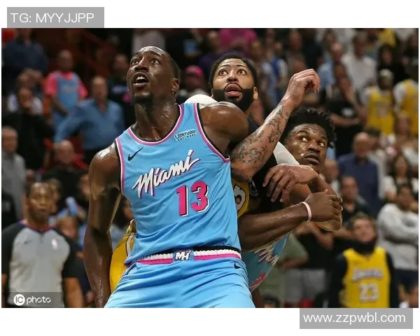 NBA总决赛第三场湖人对热火精彩直播回顾与分析
